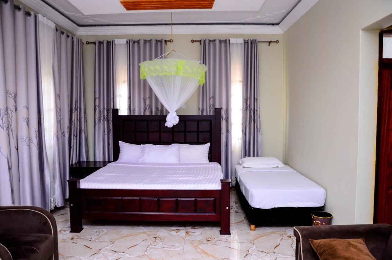 Peniel Beach Hotel 엔테베 외부 사진