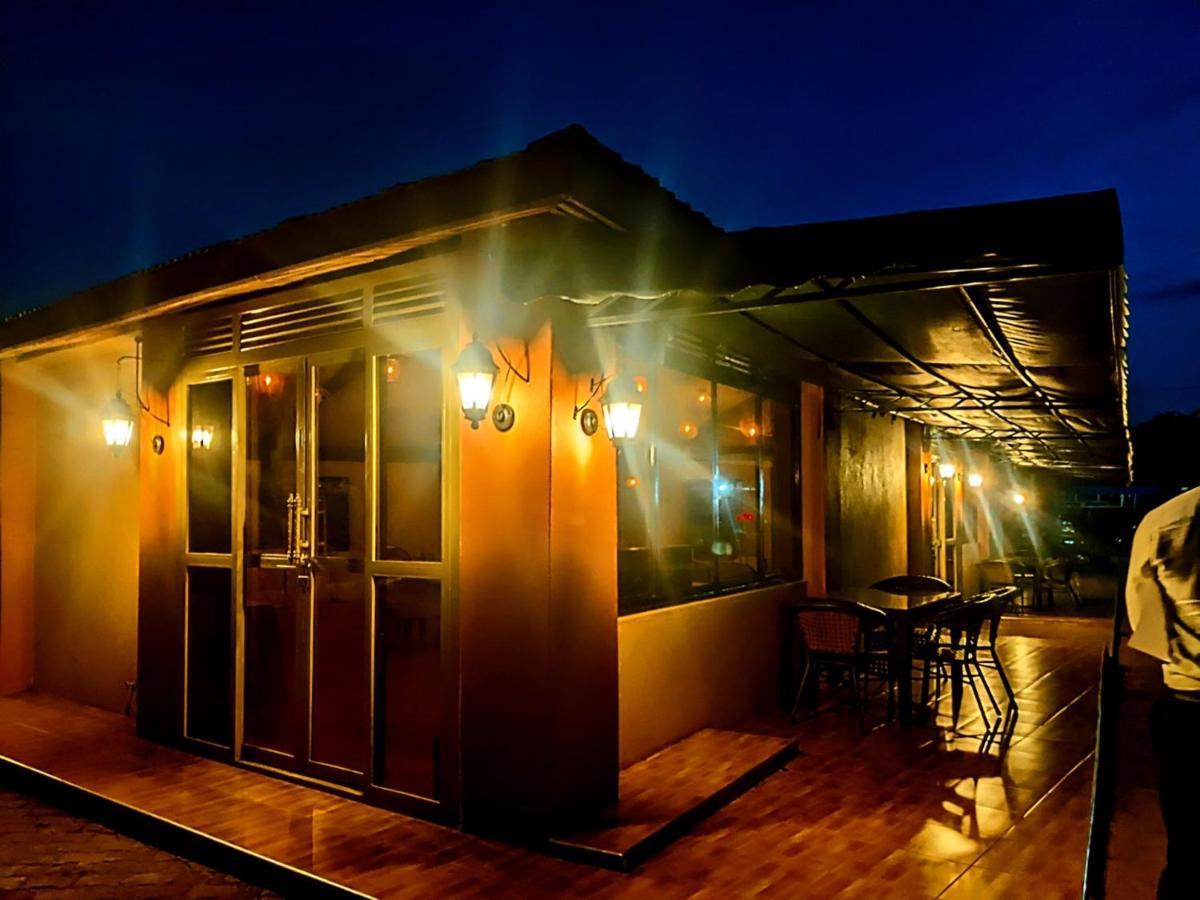 Peniel Beach Hotel 엔테베 외부 사진