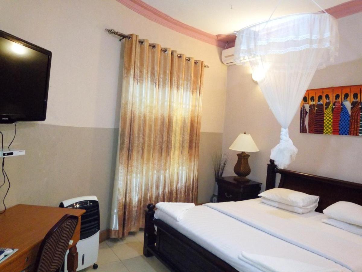 Peniel Beach Hotel 엔테베 외부 사진