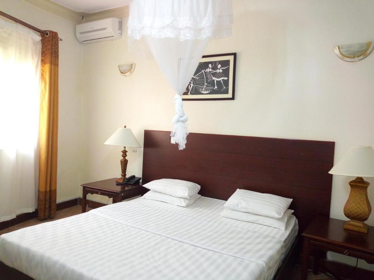 Peniel Beach Hotel 엔테베 외부 사진