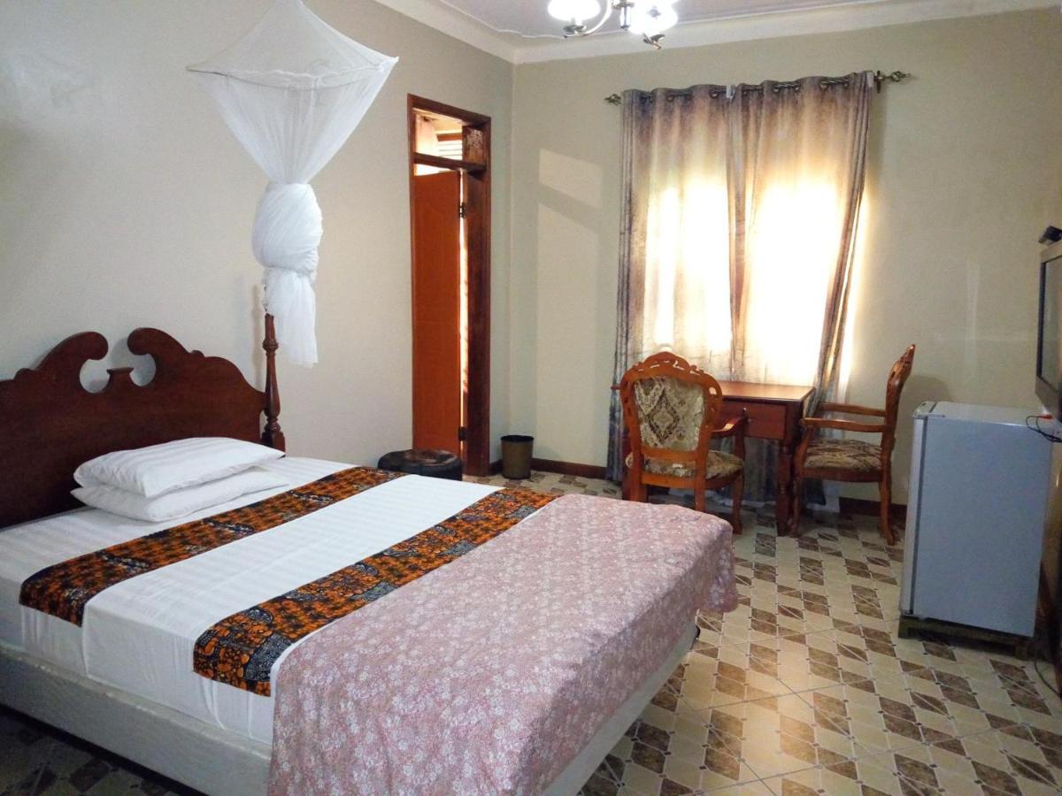 Peniel Beach Hotel 엔테베 외부 사진